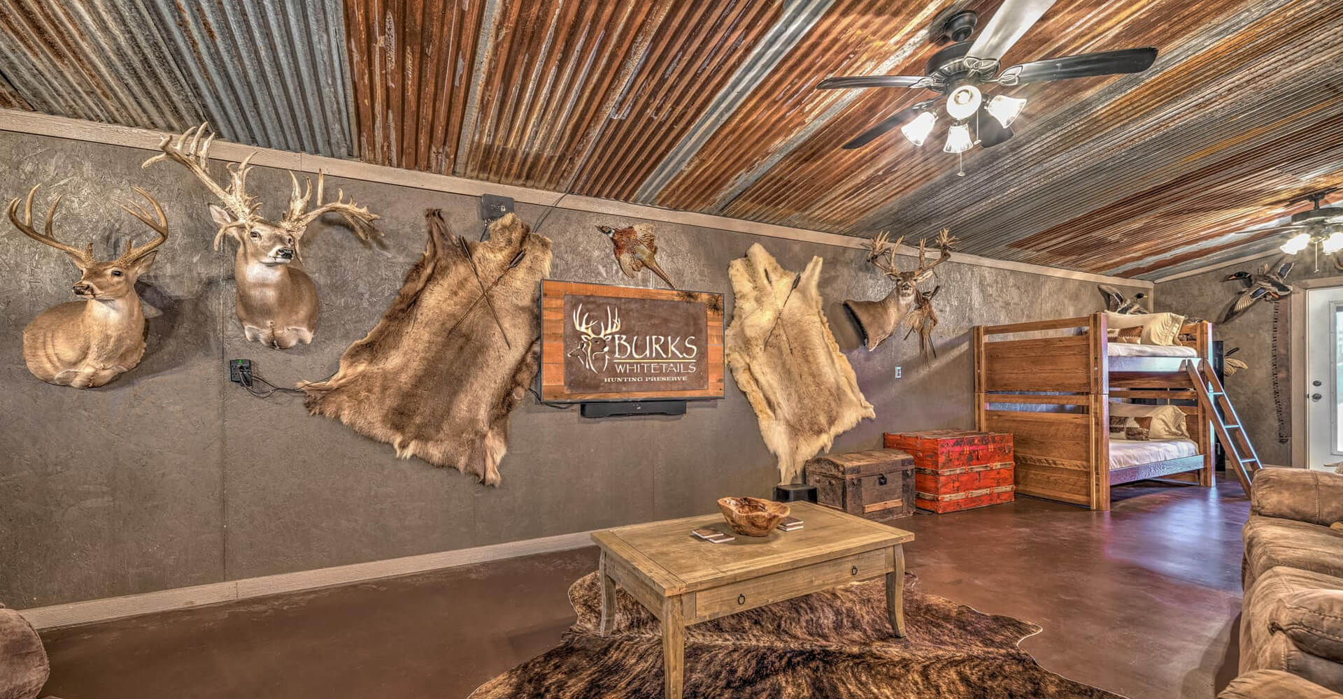 Whitetail Hunting Lodge - Albany, Oklahoma Whitetail Hunting Lodge - Albany, Oklahoma